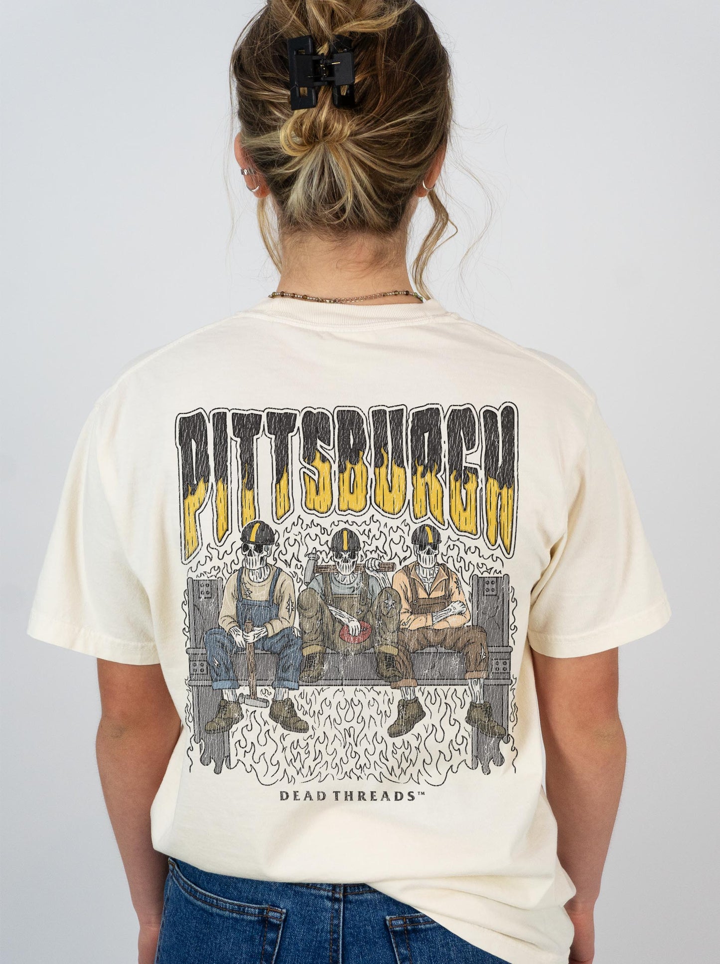 PITTSBURGH FOOTBALL - “3 SKULL” PREMIUM T-SHIRT