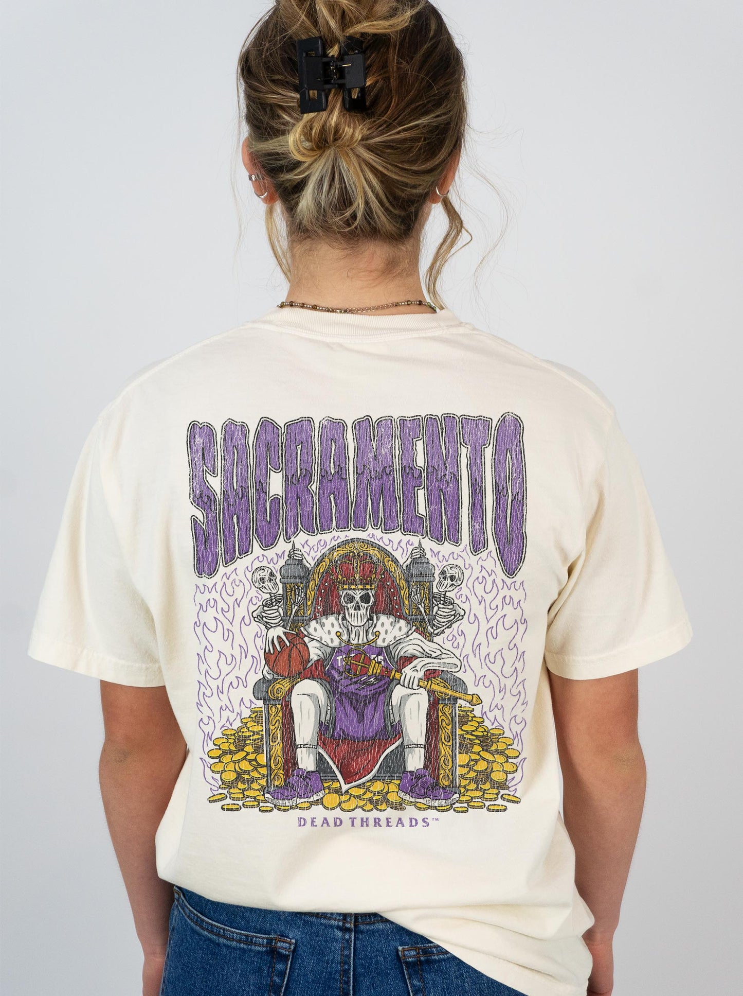SACRAMENTO BASKETBALL - “DT ESSENTIAL" PREMIUM T-SHIRT
