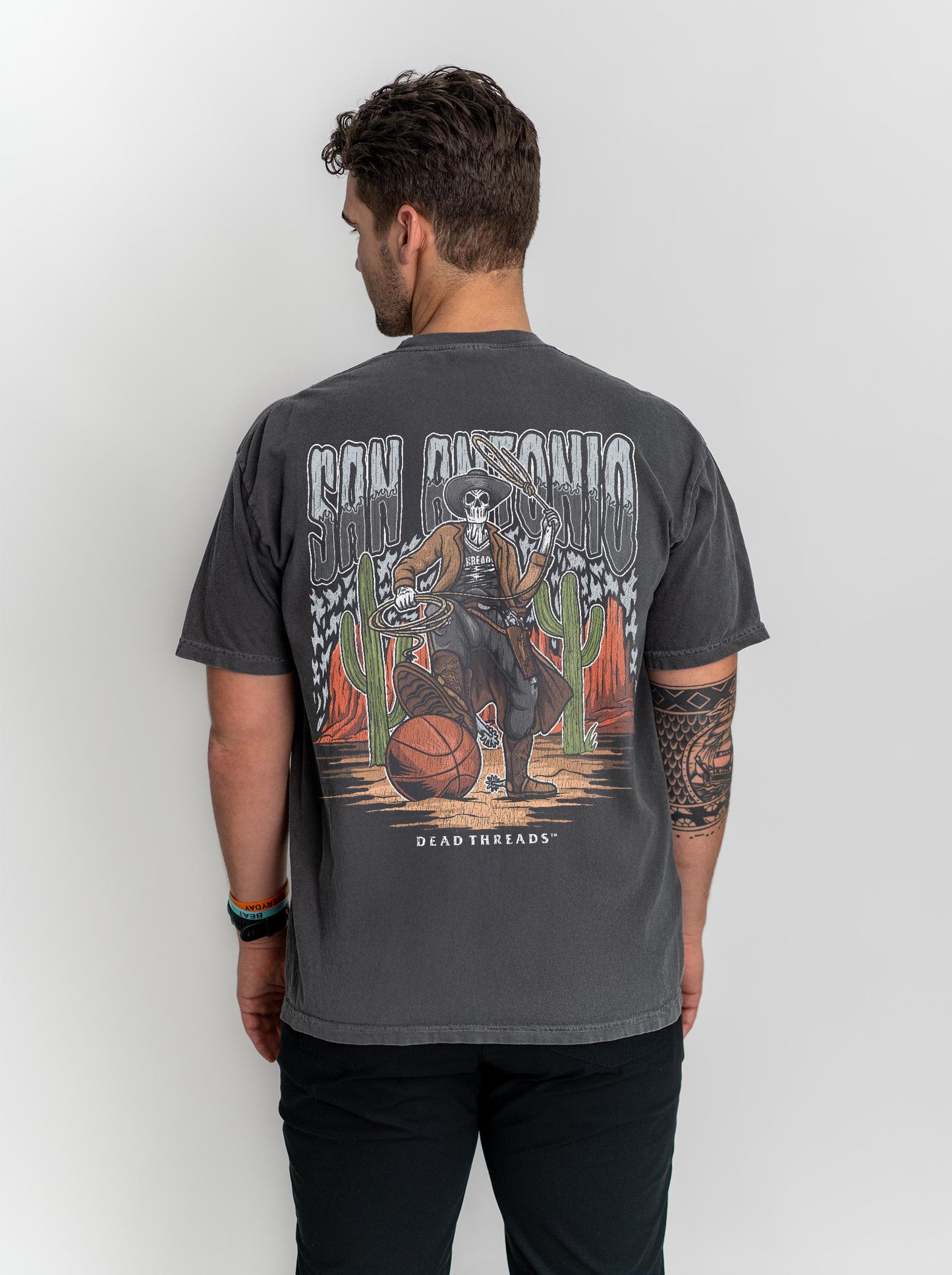 SAN ANTONIO BASKETBALL - “3 SKULL” PREMIUM T-SHIRT