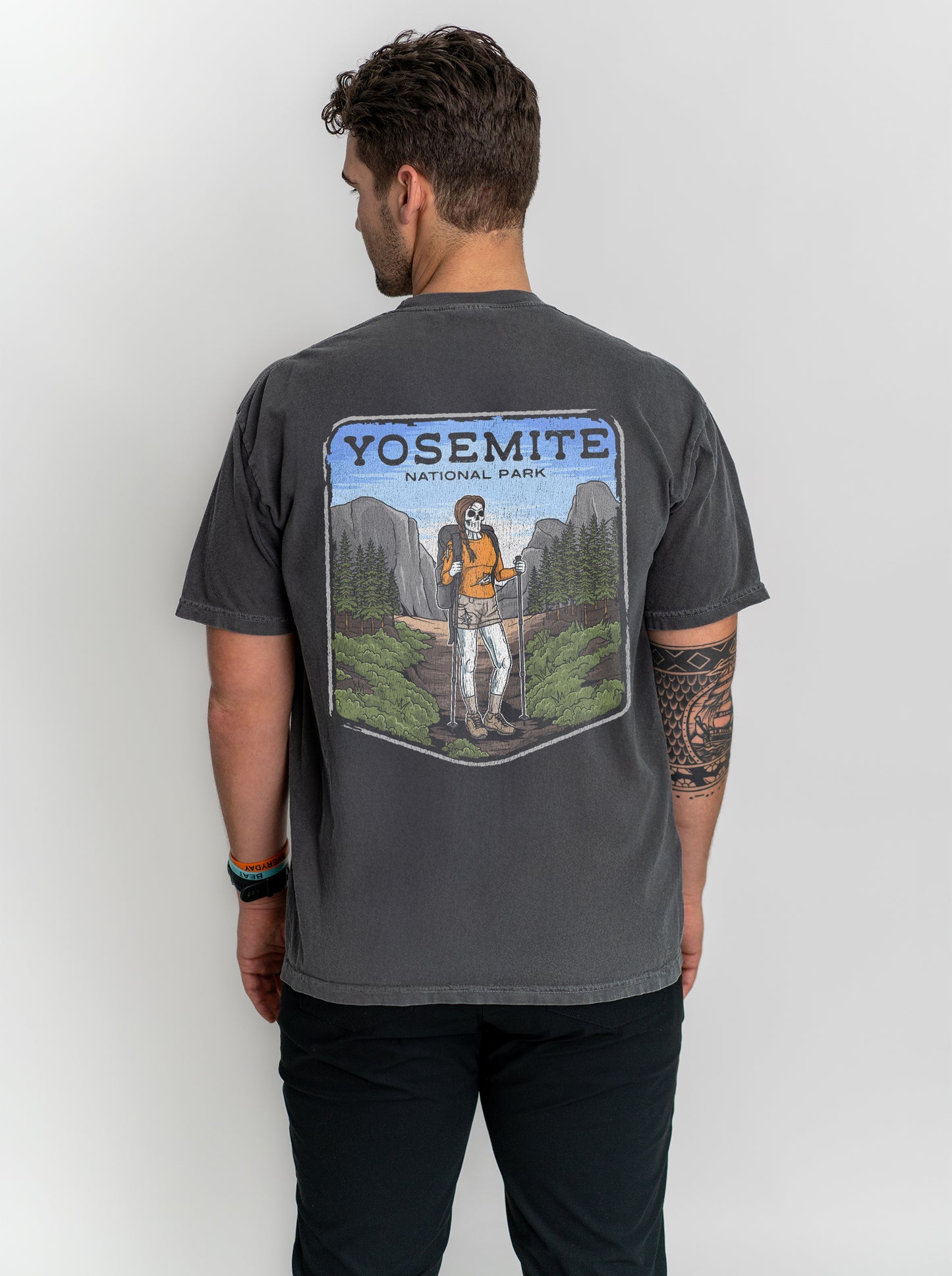 YOSEMITE NATIONAL PARK MALE - “DT ESSENTIAL" PREMIUM T-SHIRT
