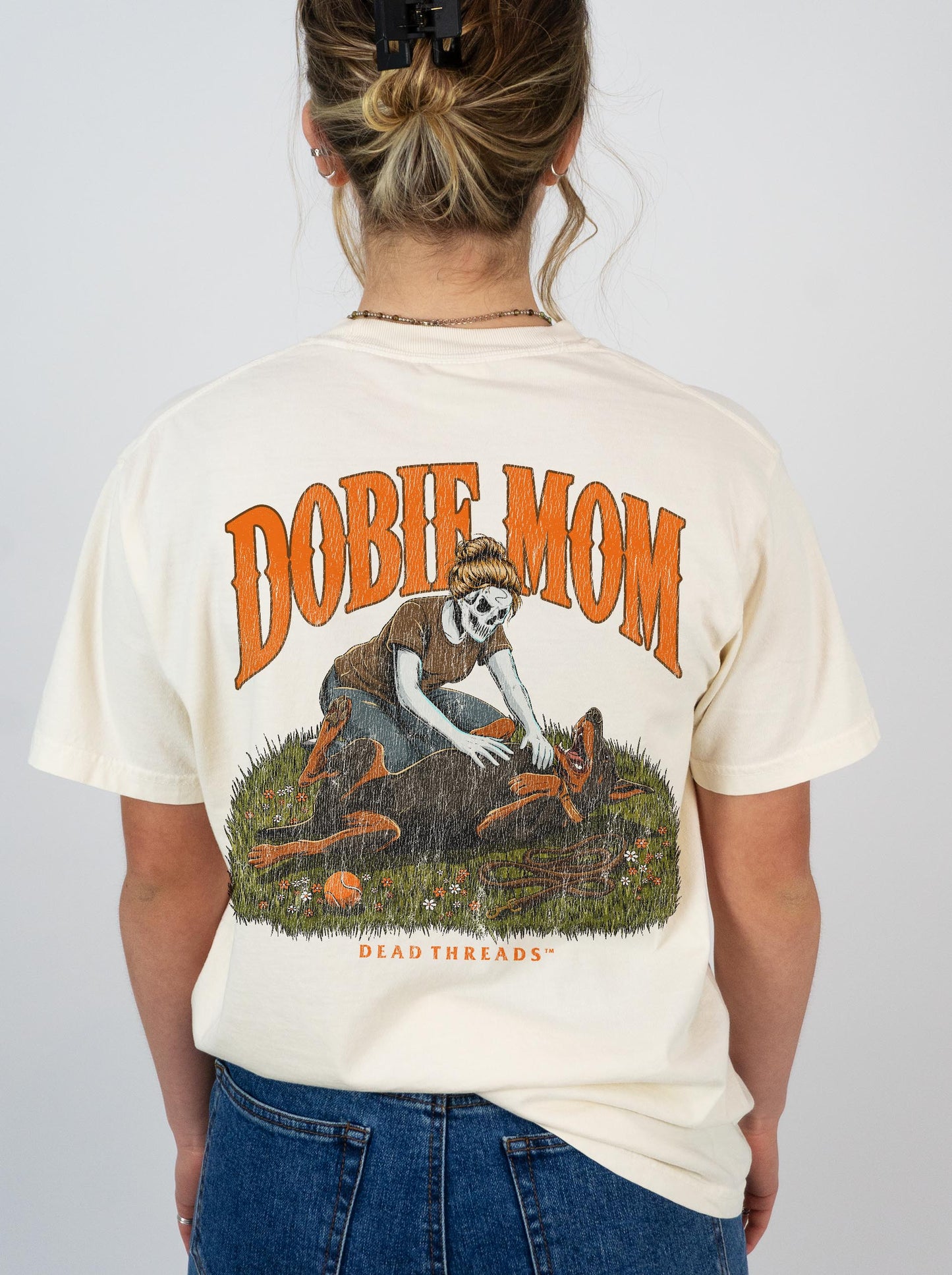 DOBIE MOM - “DT ESSENTIAL" PREMIUM T-SHIRT