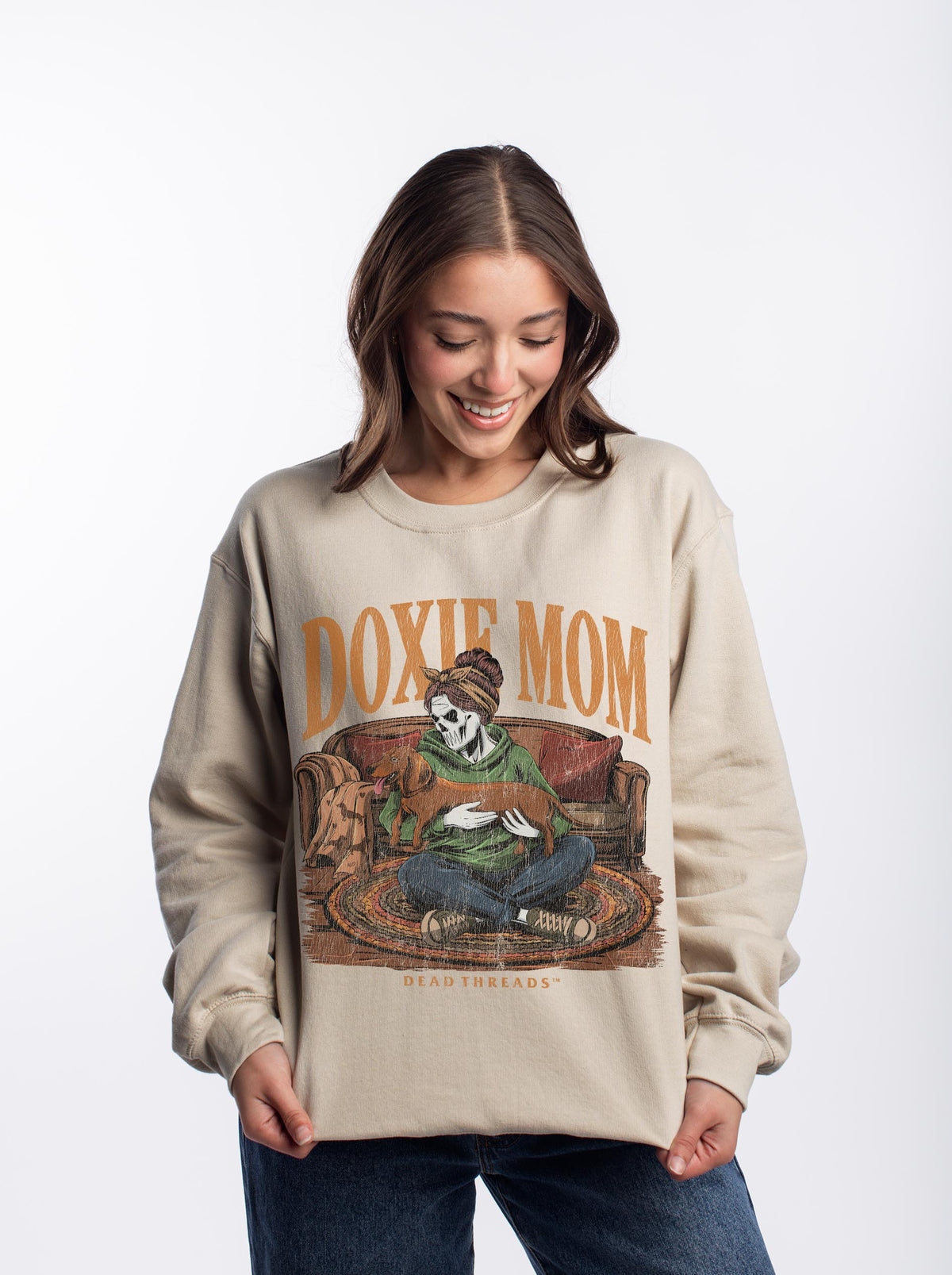DOXIE MOM - CREWNECK SWEATSHIRT