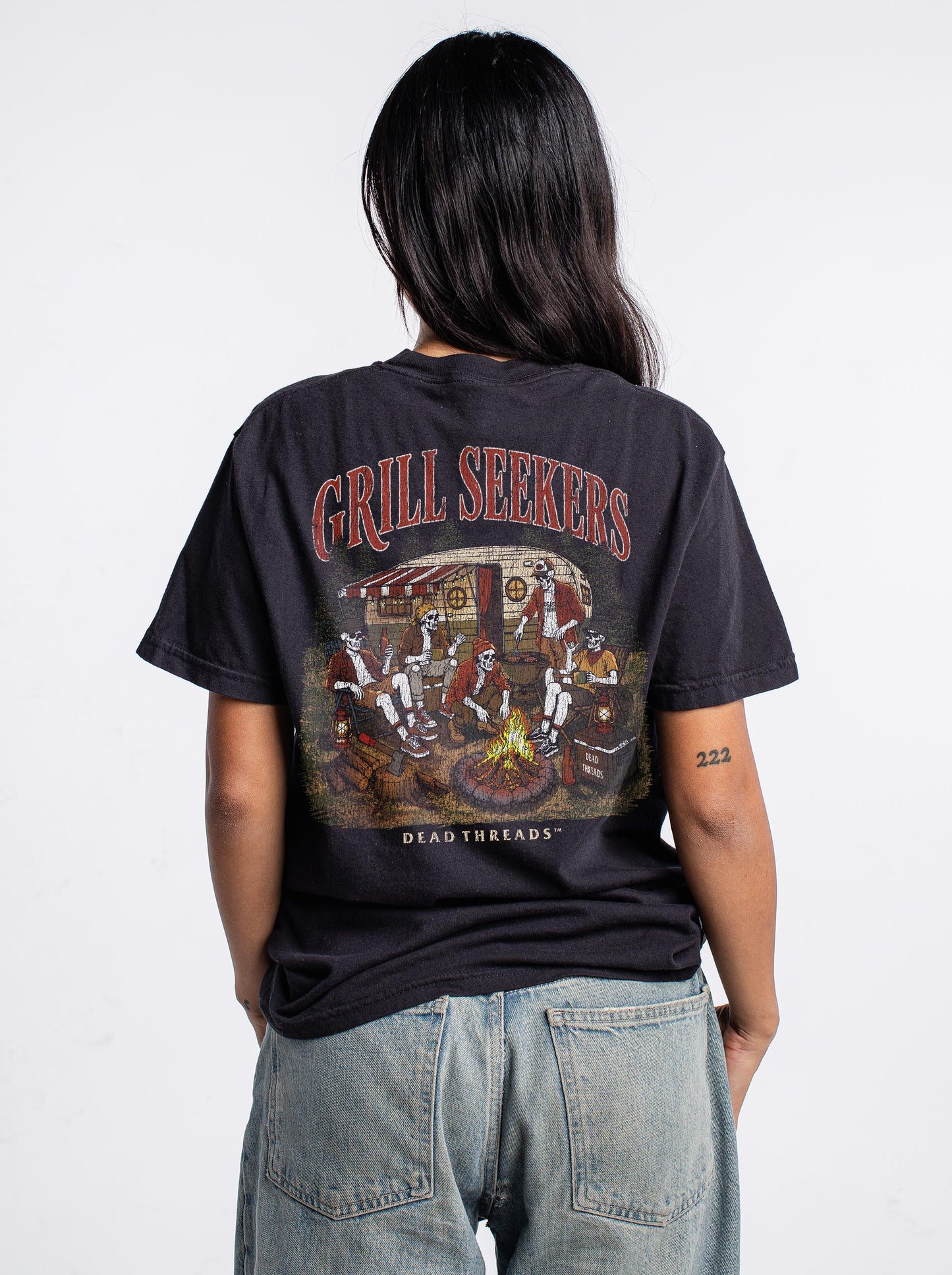 GRILL SEEKERS - “DT ESSENTIAL" PREMIUM T-SHIRT