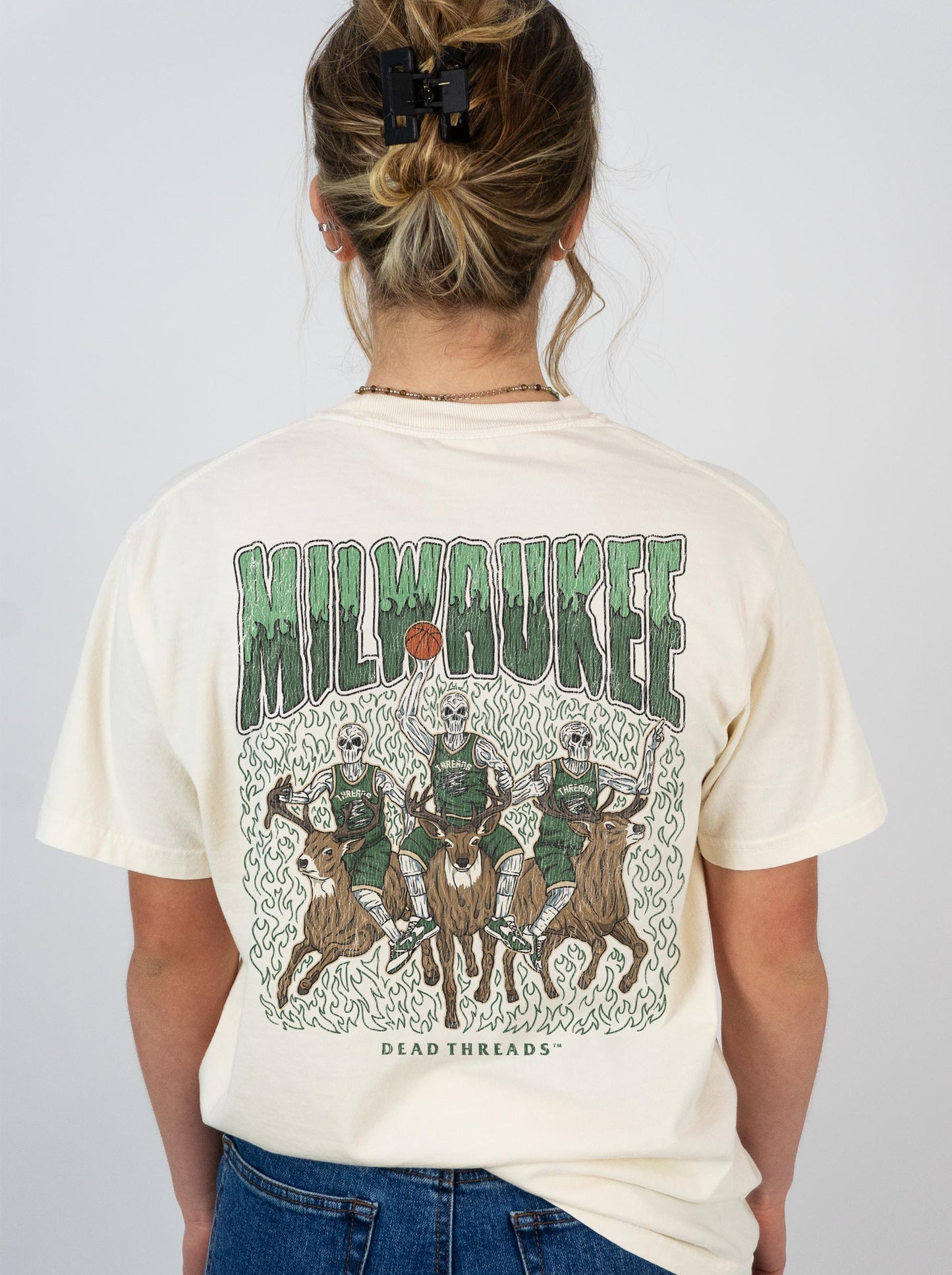 MILWAUKEE BASKETBALL - “3 SKULL” PREMIUM T-SHIRT