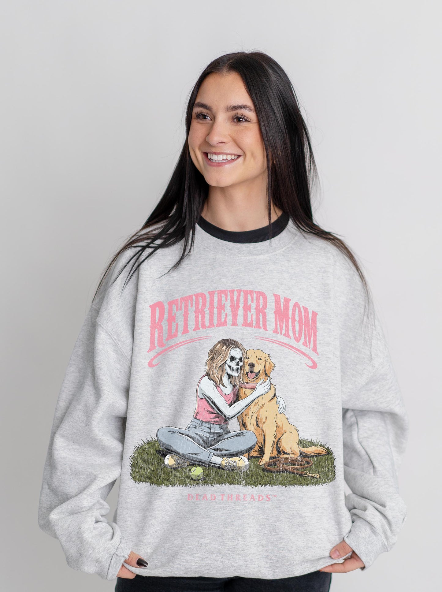 RETRIEVER MOM - CREWNECK SWEATSHIRT