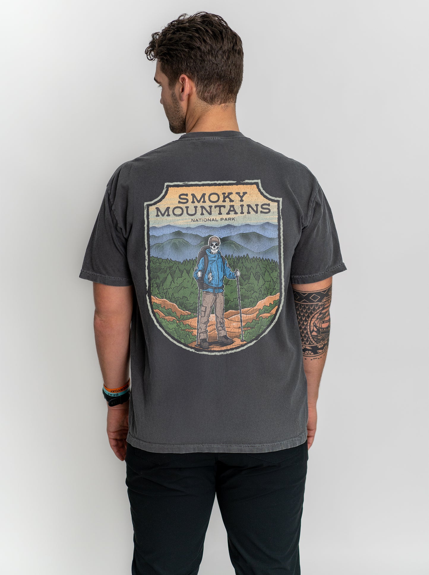 SMOKY MOUNTAINS NATIONAL PARK MALE - “DT ESSENTIAL" PREMIUM T-SHIRT