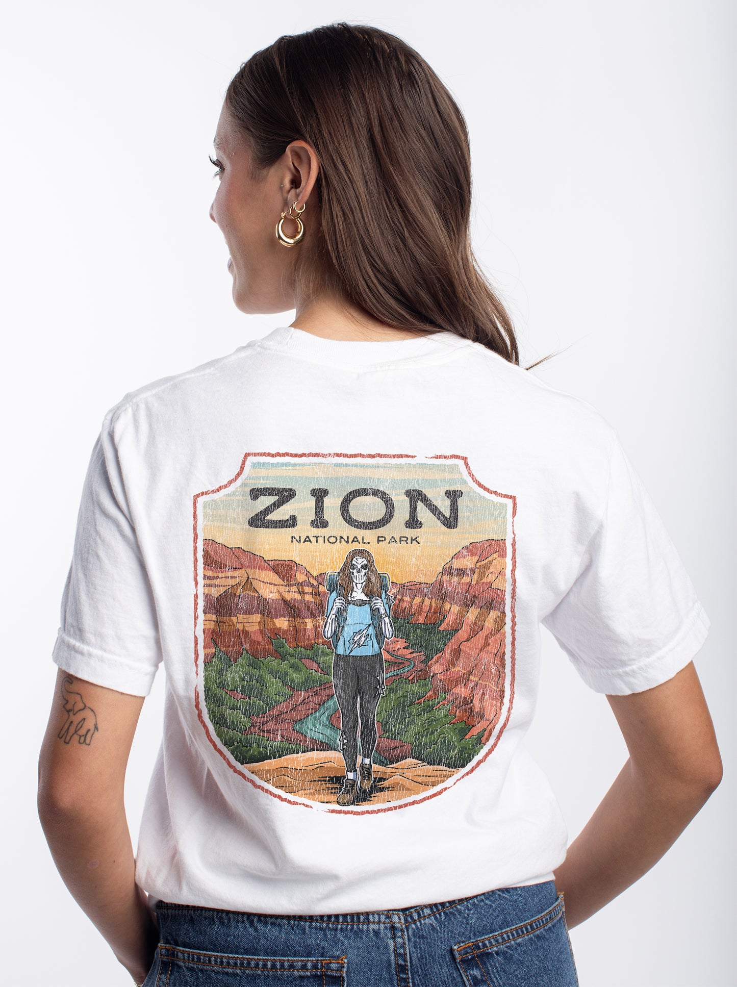 ZION NATIONAL PARK FEMALE - “DT ESSENTIAL" PREMIUM T-SHIRT