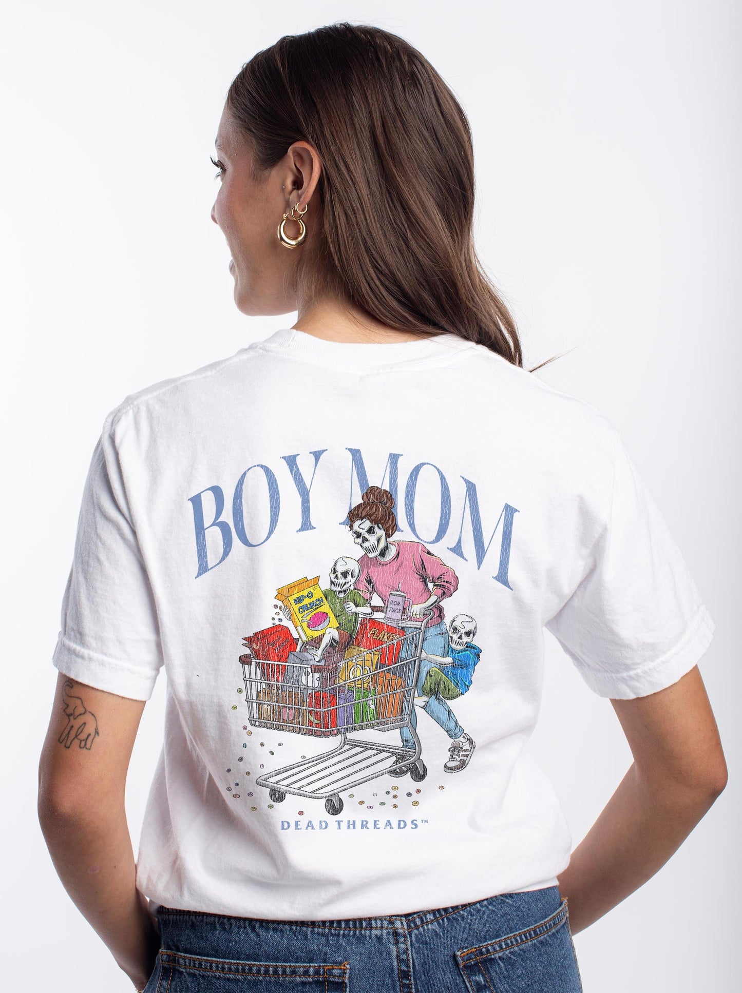 BOY MOM v2 - “DT ESSENTIAL" PREMIUM T-SHIRT – T-Shirt – Dead Threads Apparel