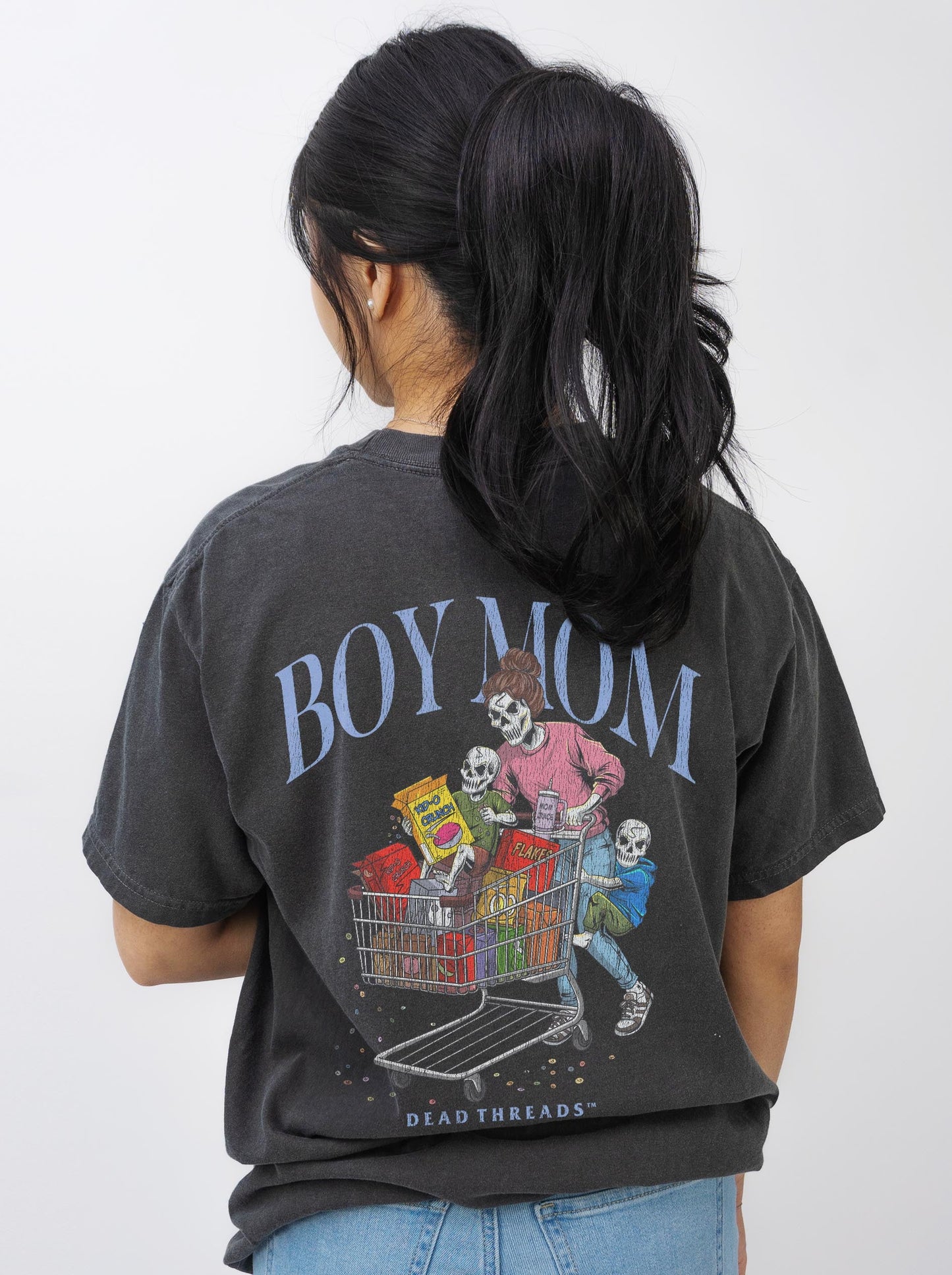 BOY MOM v2 - “DT ESSENTIAL" PREMIUM T-SHIRT – T-Shirt – Dead Threads Apparel