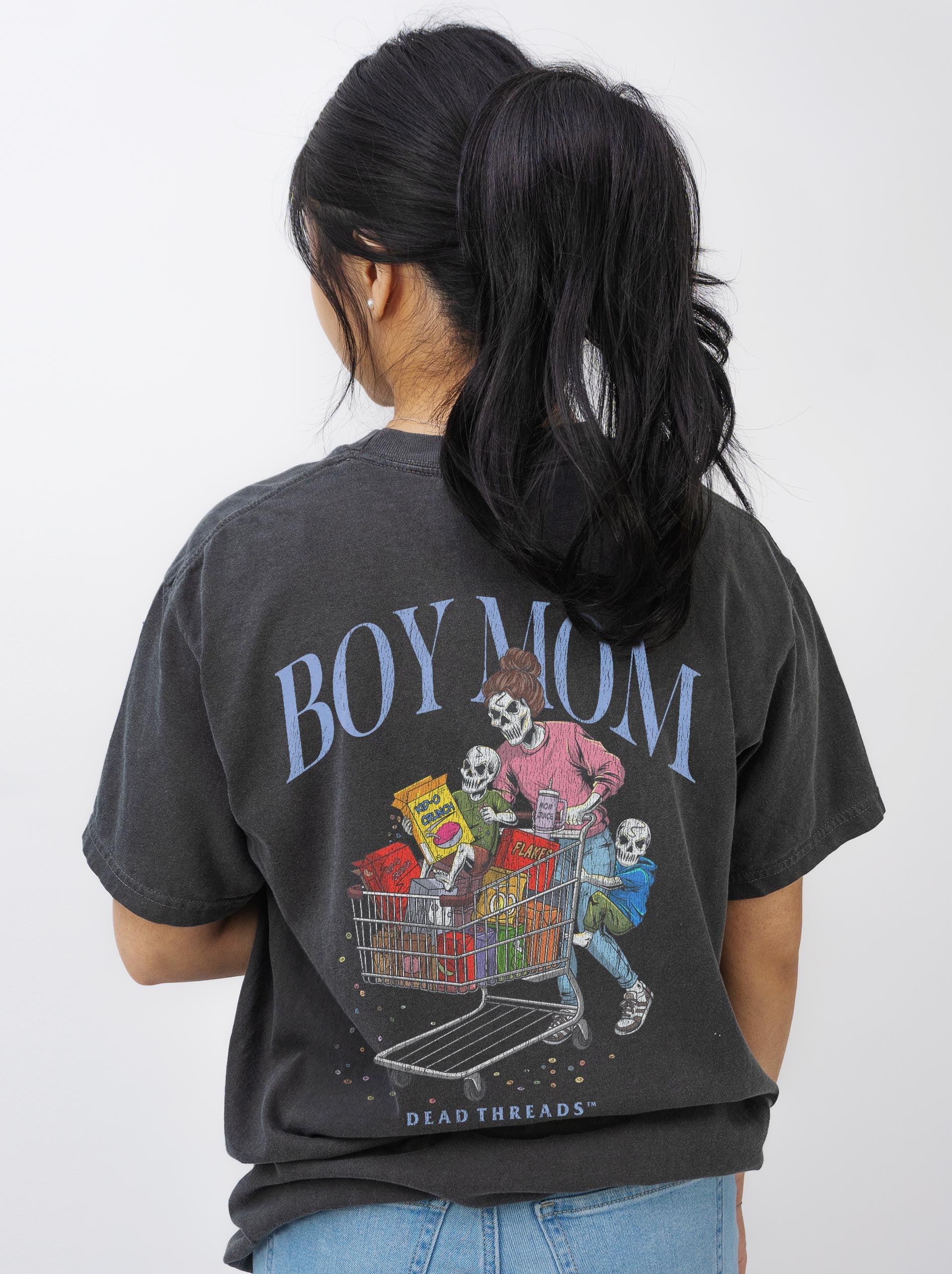 BOY MOM v2 - “DT ESSENTIAL" PREMIUM T-SHIRT – T-Shirt – Dead Threads Apparel