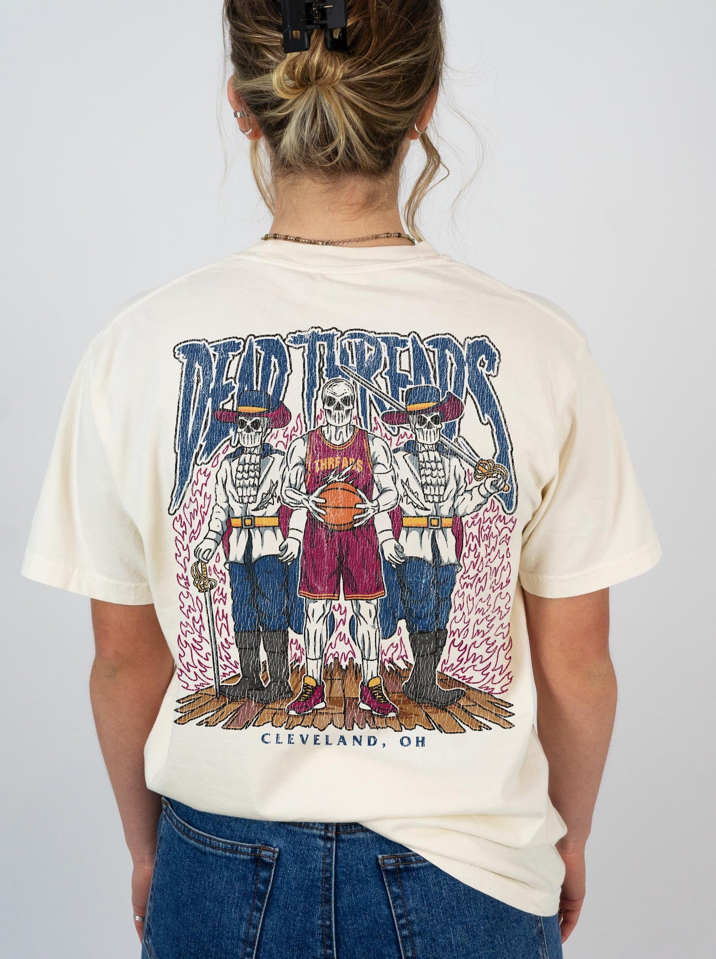 CLEVELAND BASKETBALL - “3 SKULL” PREMIUM T-SHIRT – T-Shirt – Dead Threads Apparel