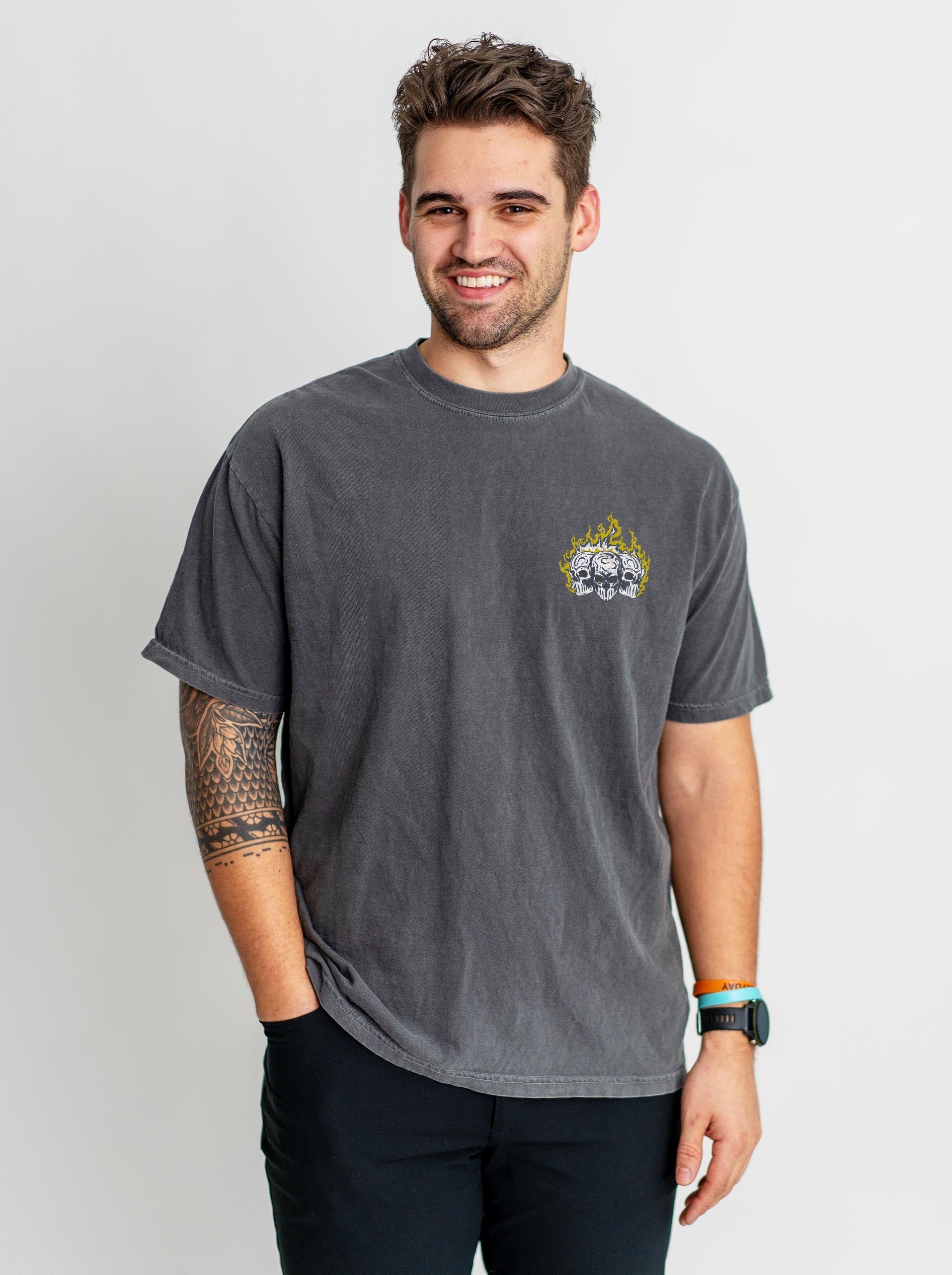 GOLDEN STATE BASKETBALL - “3 SKULL” PREMIUM T-SHIRT – T-Shirt – Dead Threads Apparel