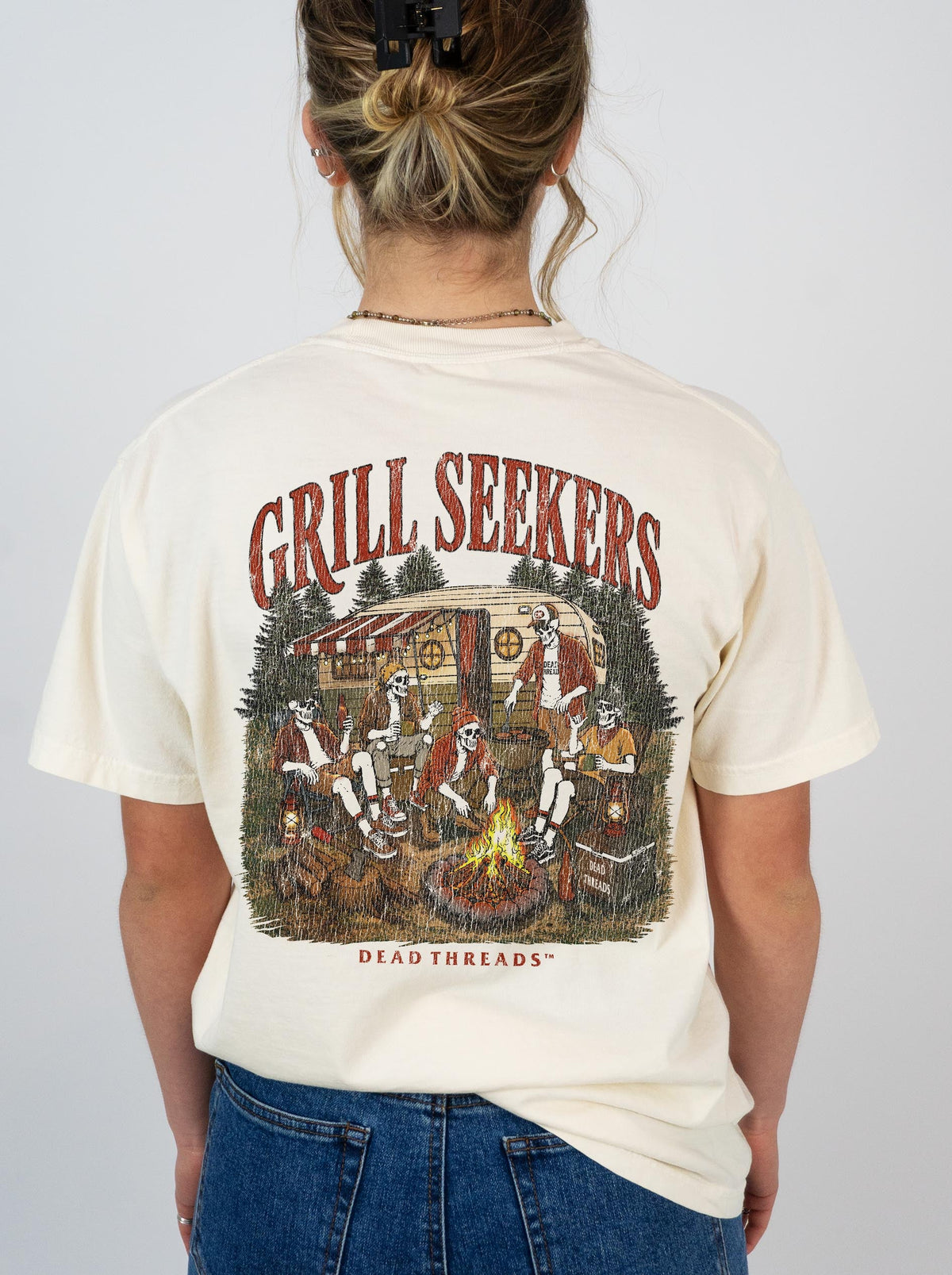 GRILL SEEKERS - “DT ESSENTIAL" PREMIUM T-SHIRT – T-Shirt – Dead Threads Apparel