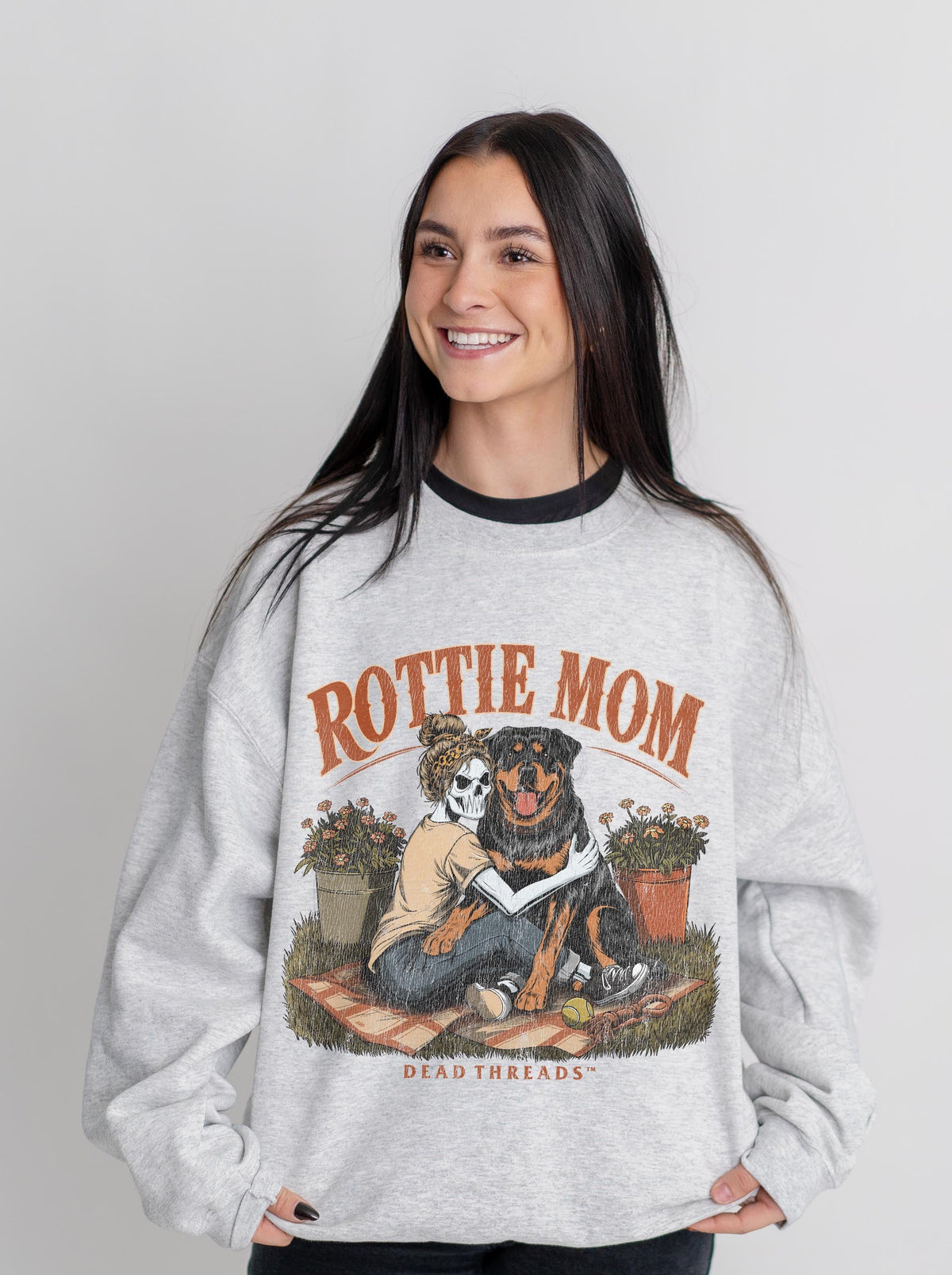 ROTTIE MOM - CREWNECK SWEATSHIRT – Sweatshirt – Dead Threads Apparel
