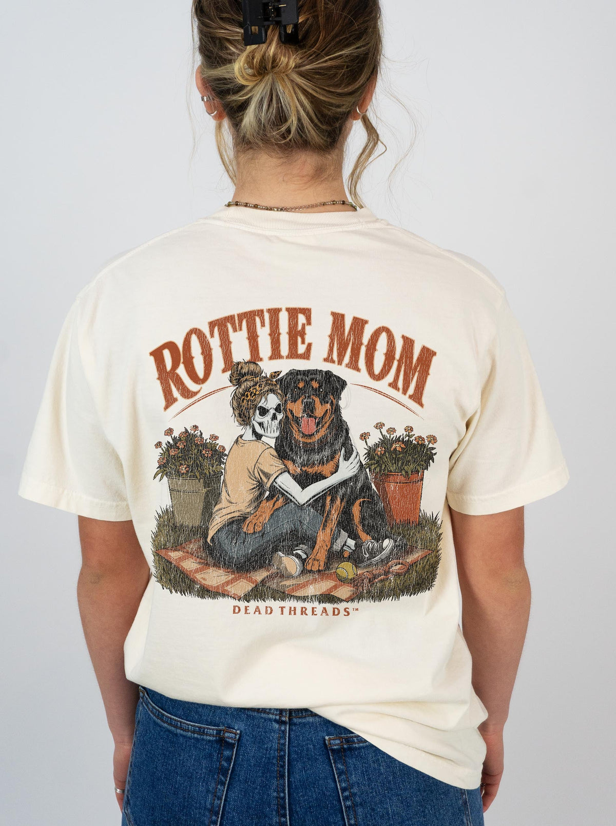 ROTTIE MOM - “DT ESSENTIAL" PREMIUM T-SHIRT – T-Shirt – Dead Threads Apparel