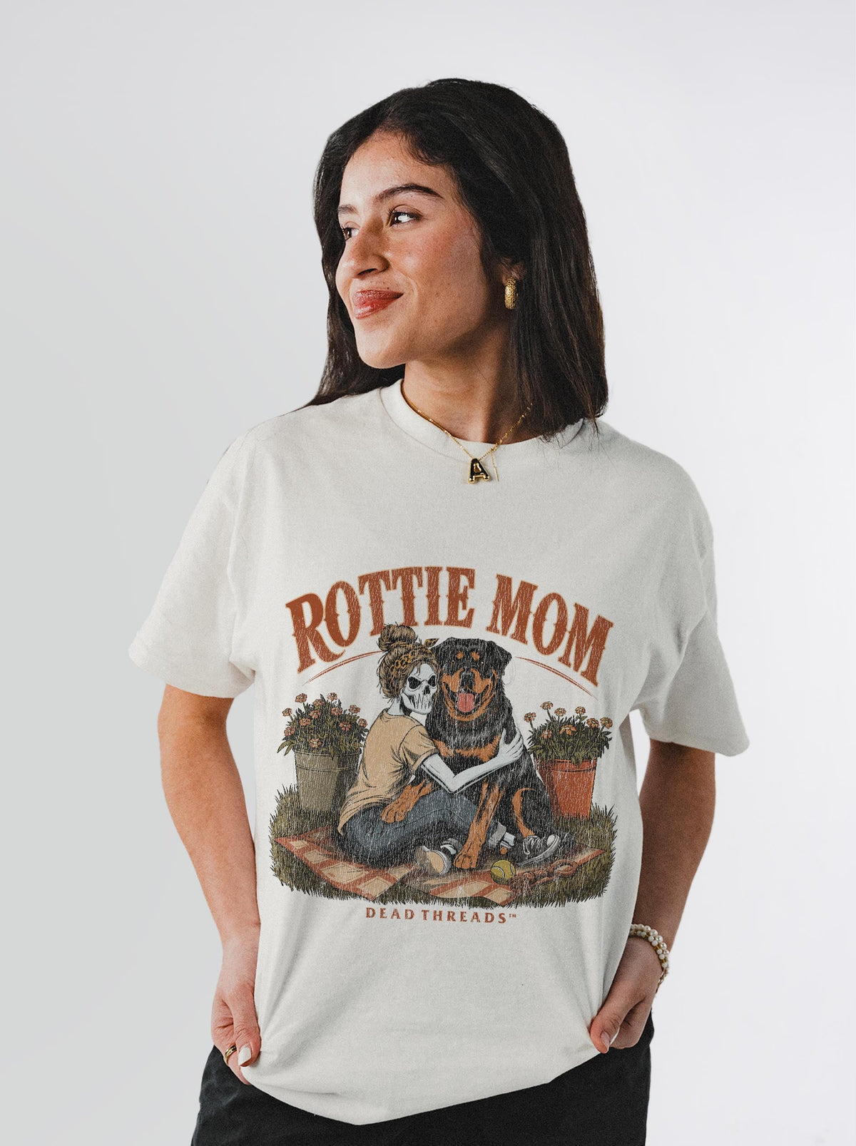 ROTTIE MOM – T-Shirt – Dead Threads Apparel