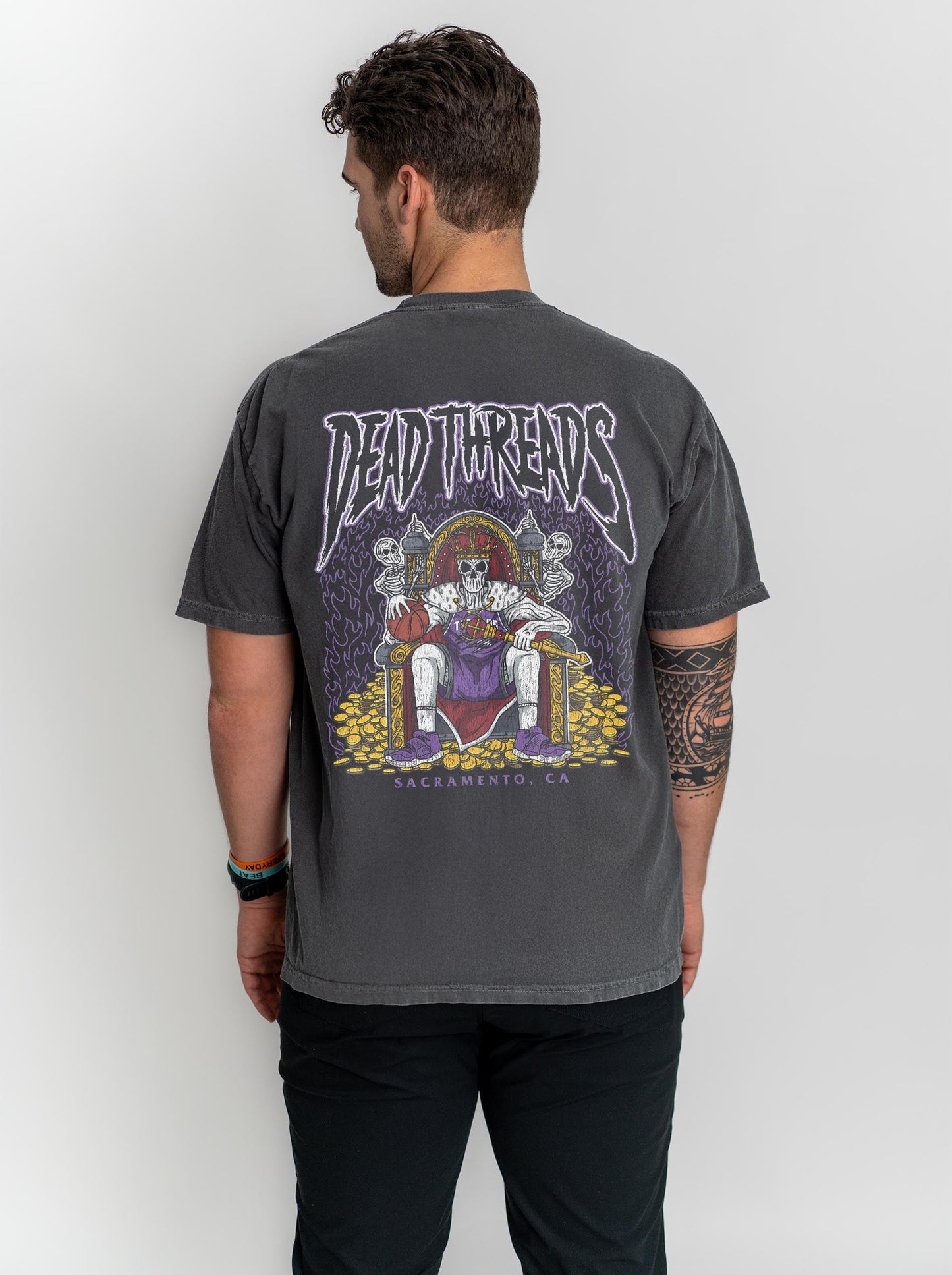 SACRAMENTO BASKETBALL - “DT ESSENTIAL" PREMIUM T-SHIRT – T-Shirt – Dead Threads Apparel