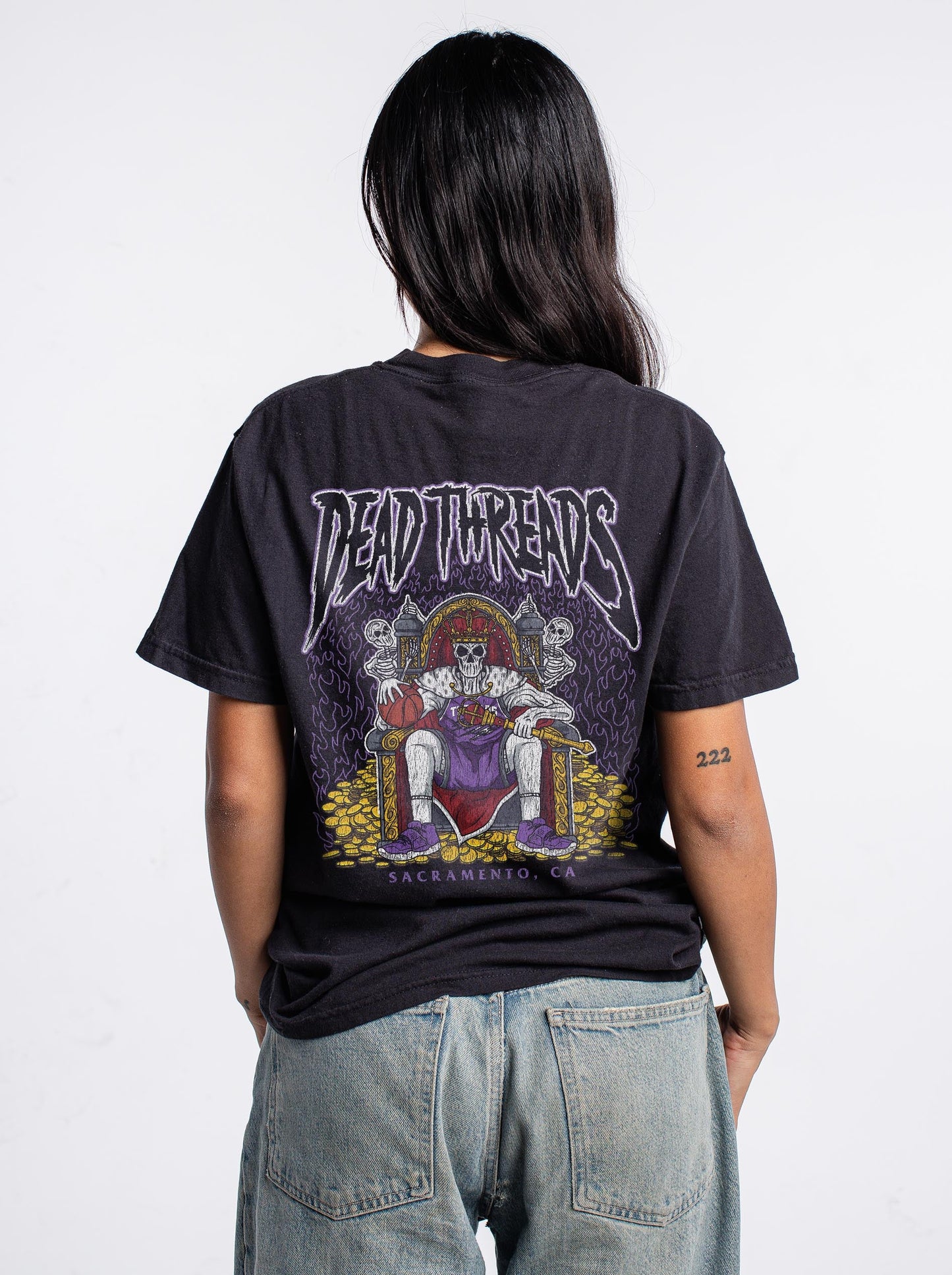 SACRAMENTO BASKETBALL - “DT ESSENTIAL" PREMIUM T-SHIRT – T-Shirt – Dead Threads Apparel