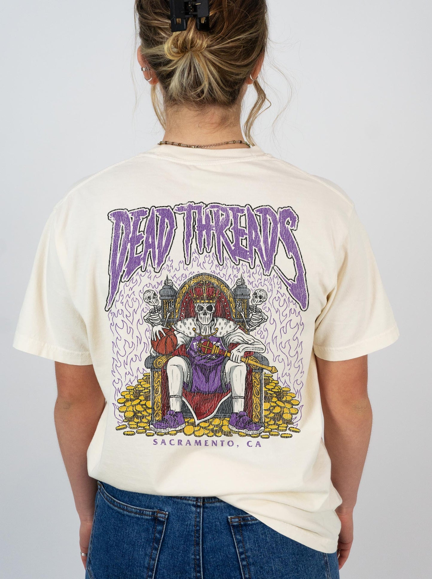 SACRAMENTO BASKETBALL - “DT ESSENTIAL" PREMIUM T-SHIRT – T-Shirt – Dead Threads Apparel
