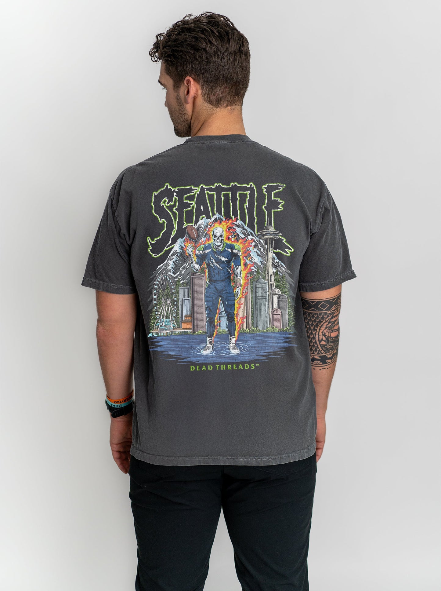 SEATTLE FOOTBALL v2 - “DT ESSENTIAL" PREMIUM T - SHIRT – T-Shirt – Dead Threads Apparel