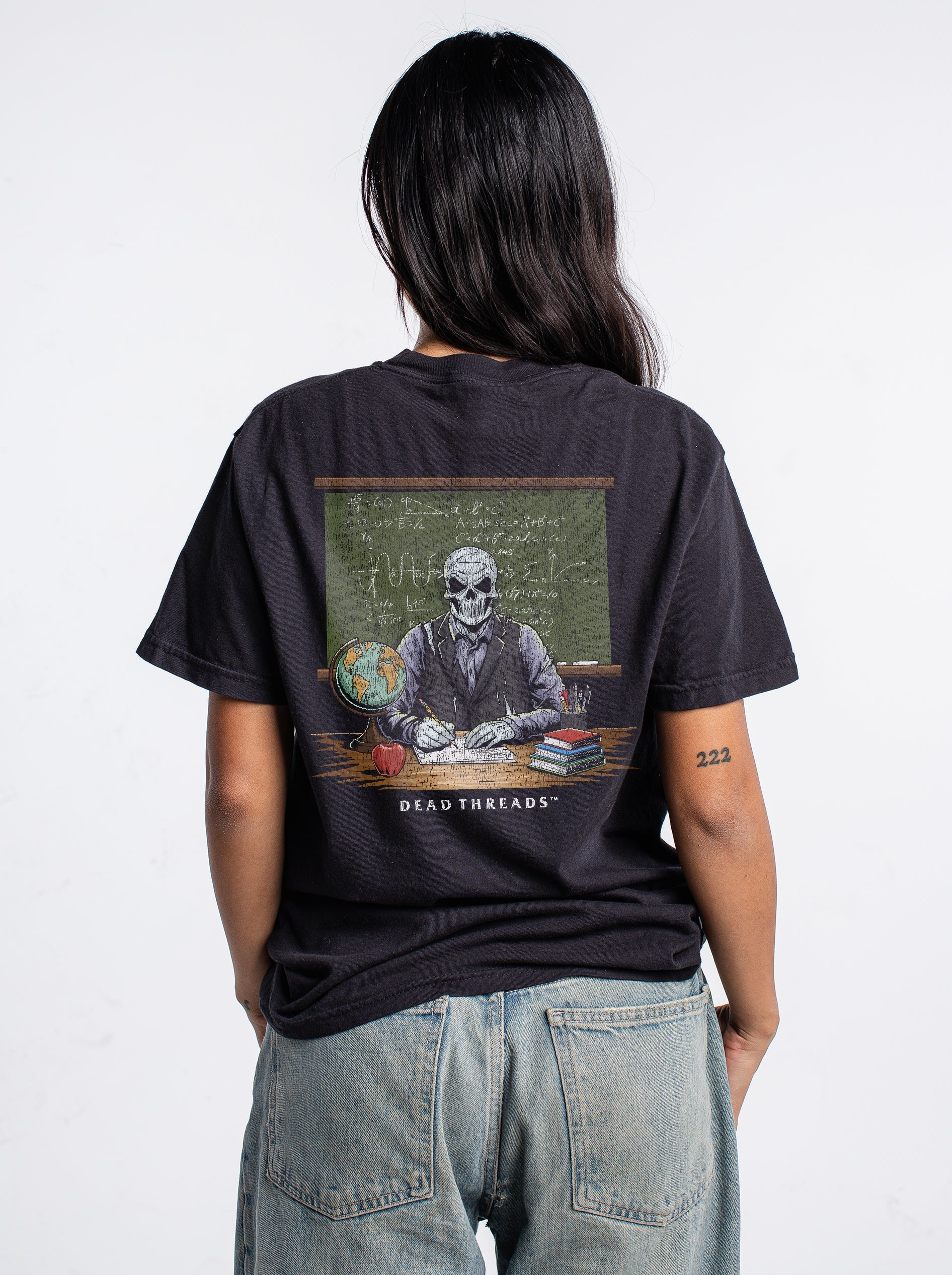 SKULL'S IN SESSION (MR.) - “DT ESSENTIAL" PREMIUM T - SHIRT – T-Shirt – Dead Threads Apparel