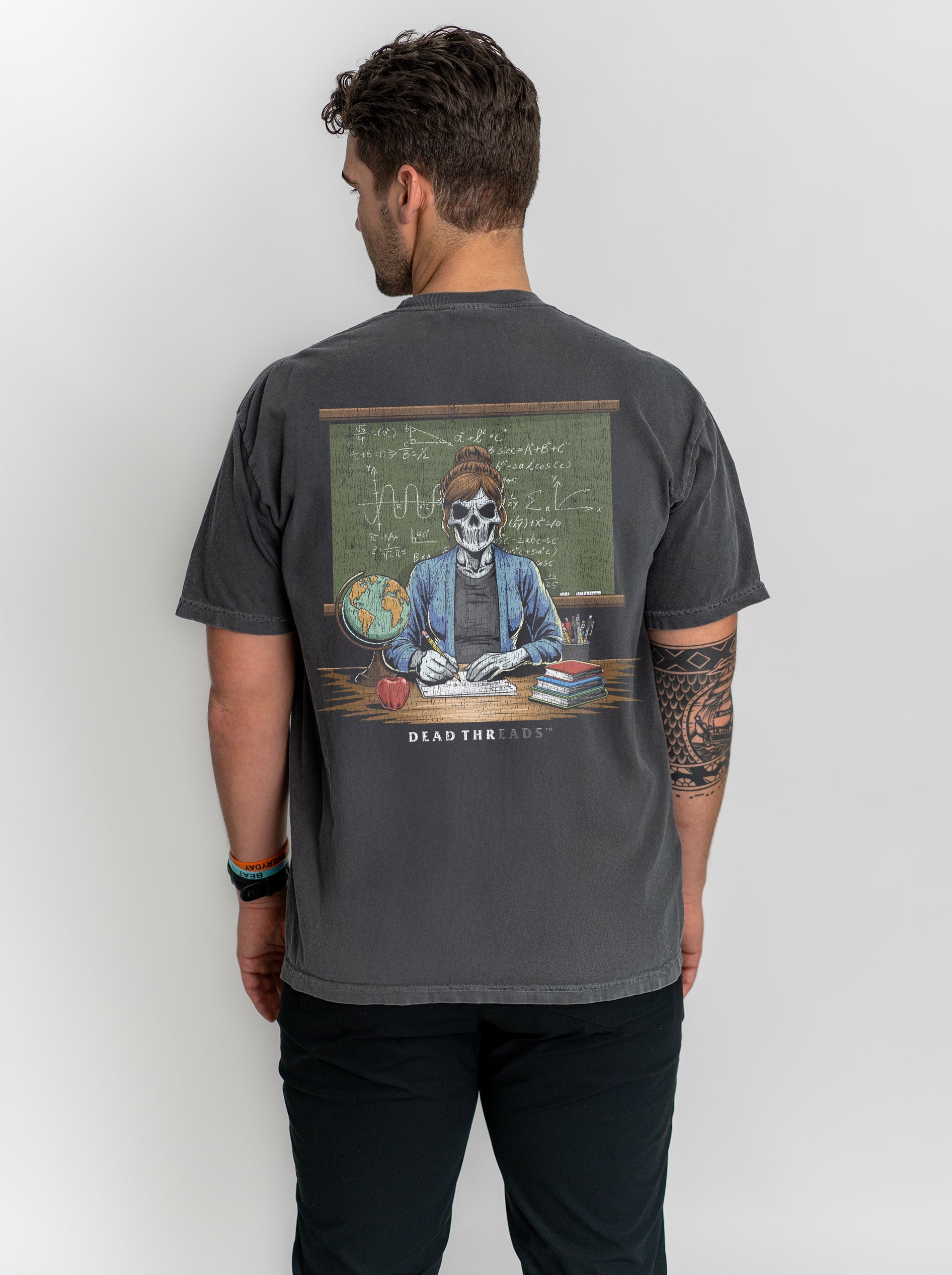 SKULL'S IN SESSION (MRS.) - “DT ESSENTIAL" PREMIUM T - SHIRT – T-Shirt – Dead Threads Apparel