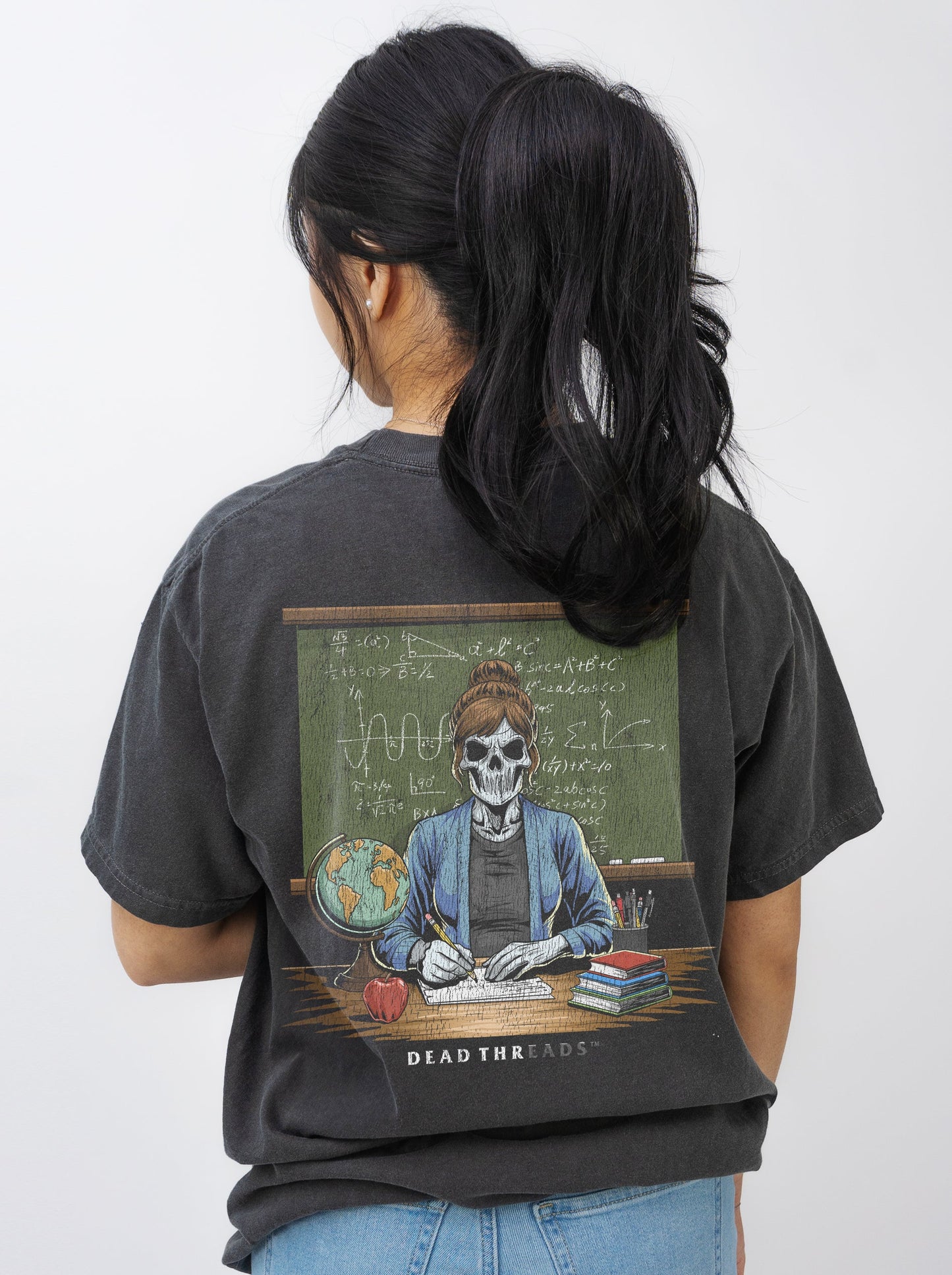 SKULL'S IN SESSION (MRS.) - “DT ESSENTIAL" PREMIUM T - SHIRT – T-Shirt – Dead Threads Apparel