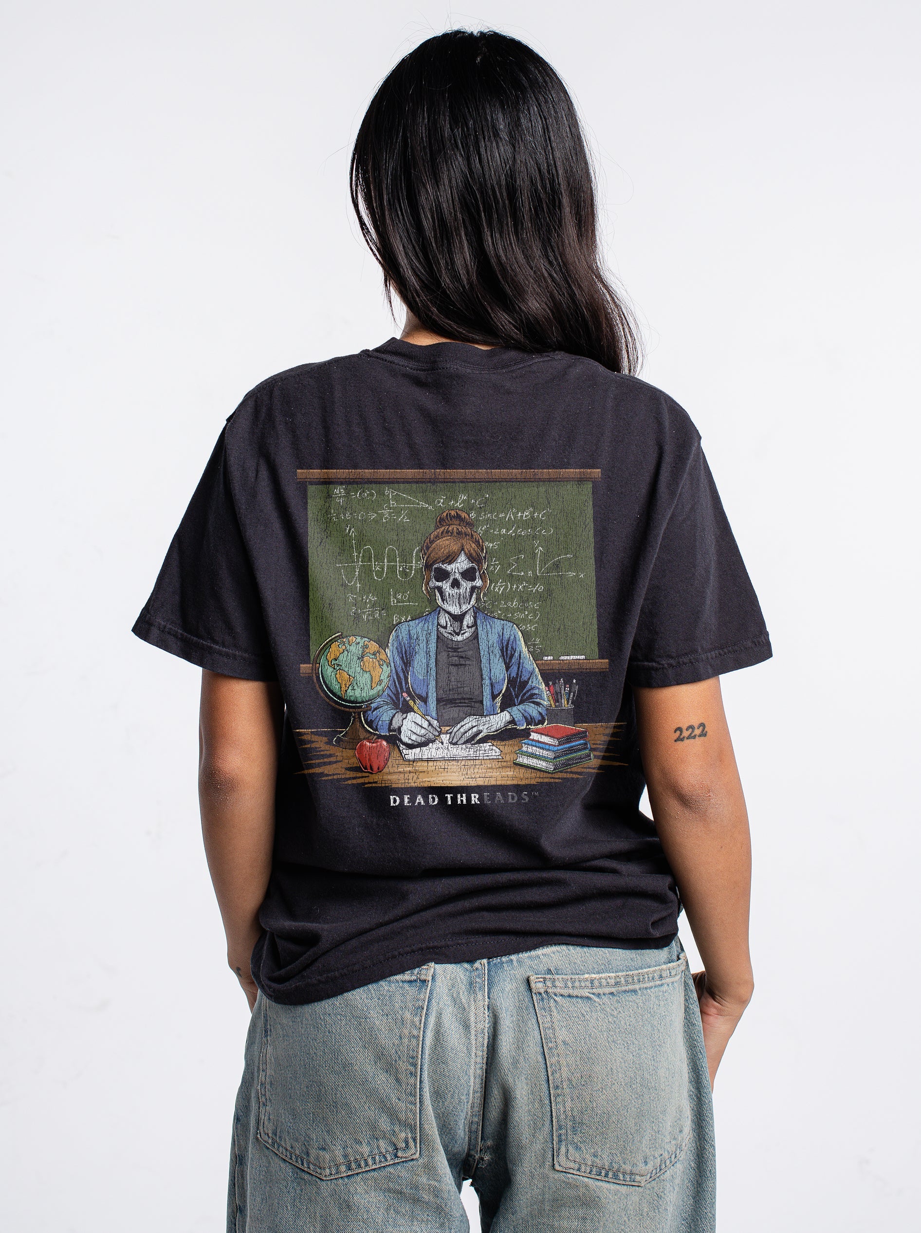 SKULL'S IN SESSION (MRS.) - “DT ESSENTIAL" PREMIUM T - SHIRT – T-Shirt – Dead Threads Apparel
