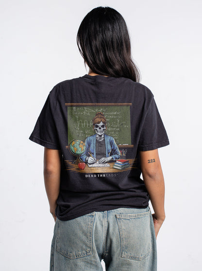 SKULL'S IN SESSION (MRS.) - “DT ESSENTIAL" PREMIUM T - SHIRT – T-Shirt – Dead Threads Apparel