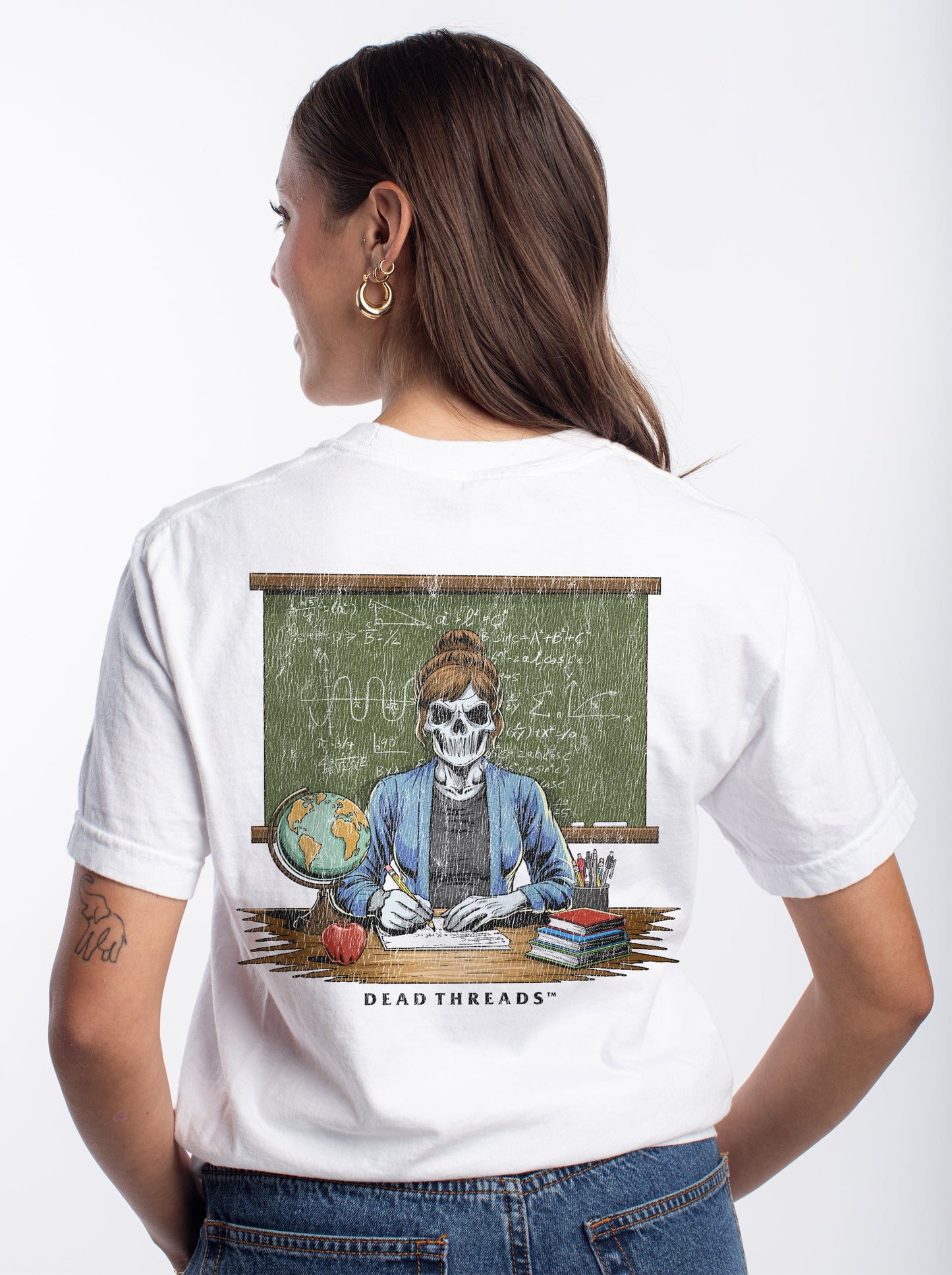 SKULL'S IN SESSION (MRS.) - “DT ESSENTIAL" PREMIUM T - SHIRT – T-Shirt – Dead Threads Apparel
