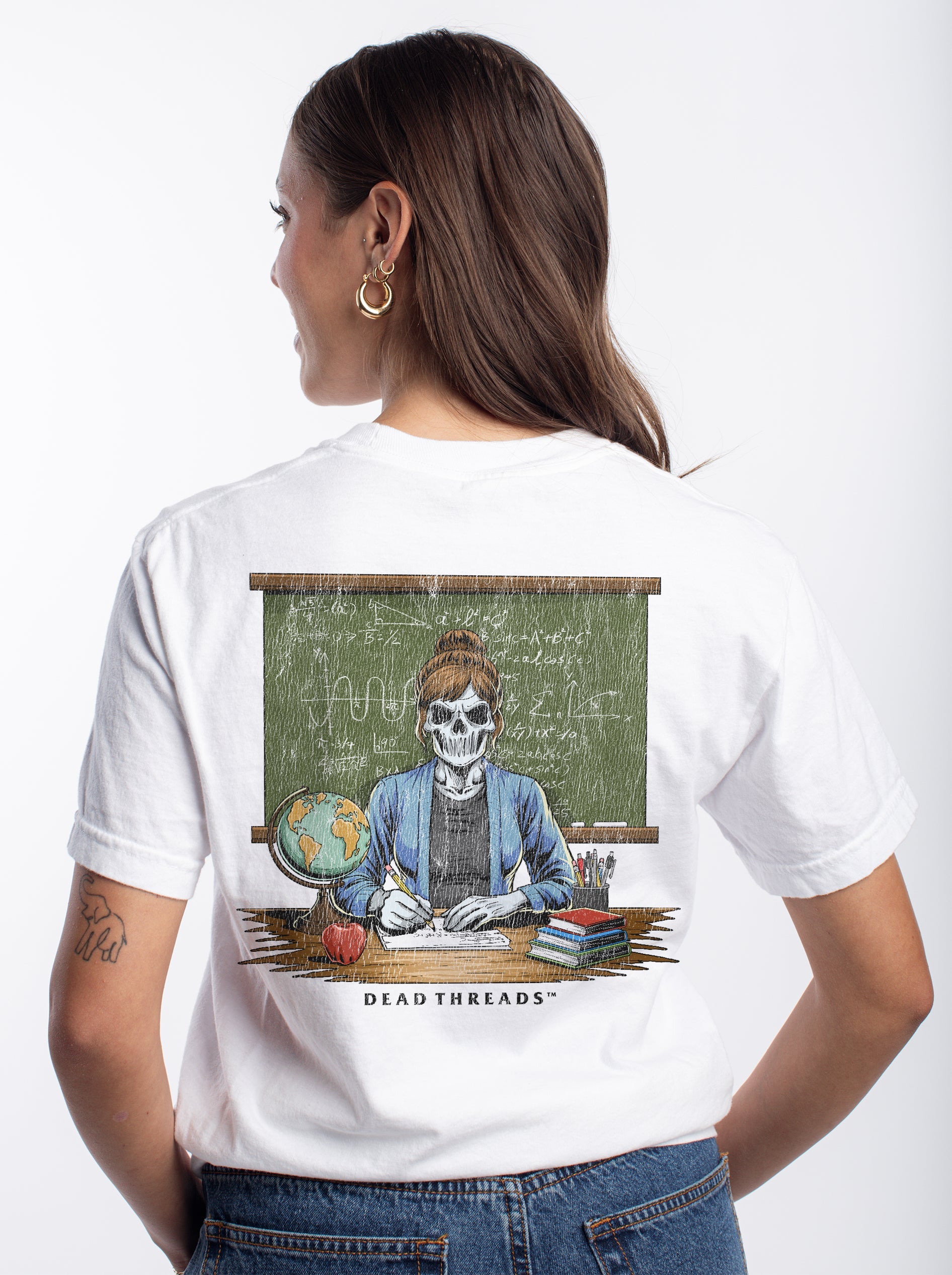SKULL'S IN SESSION (MRS.) - “DT ESSENTIAL" PREMIUM T - SHIRT – T-Shirt – Dead Threads Apparel