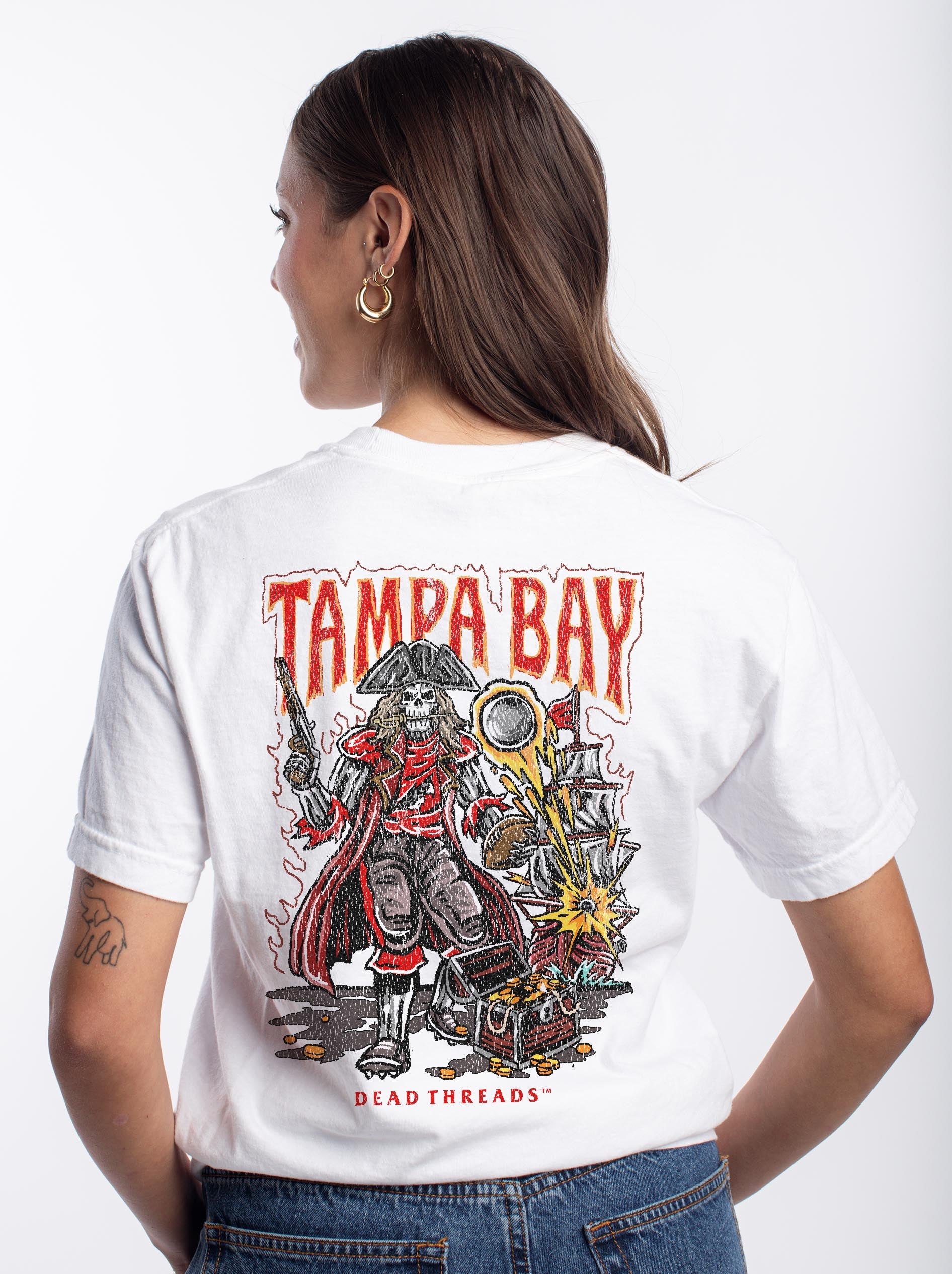 TAMPA BAY FOOTBALL - “3 SKULL” PREMIUM T - SHIRT – T-Shirt – Dead Threads Apparel