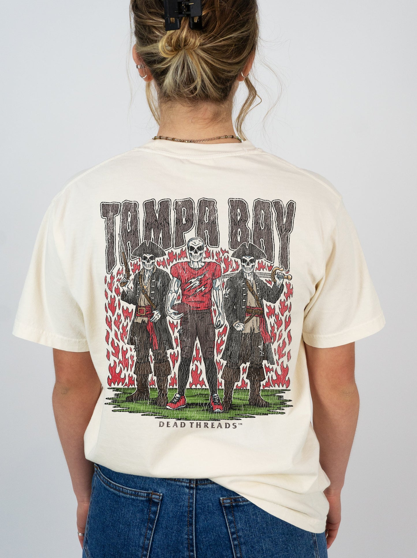 TAMPA BAY FOOTBALL v2 - “3 SKULL” PREMIUM T - SHIRT – T-Shirt – Dead Threads Apparel